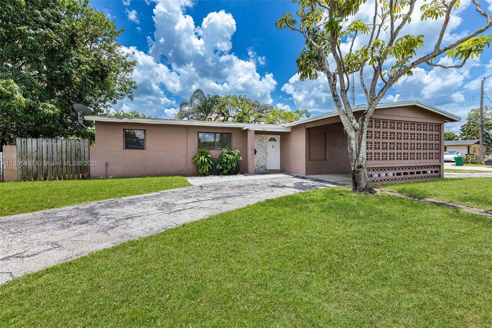 4960 NW 11th Ct, Lauderhill FL 33313 — #A11805957