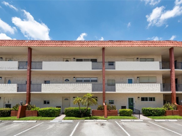 9823 S Hollybrook Lake Dr # 105, Pembroke Pines FL 33025 — #A11806952