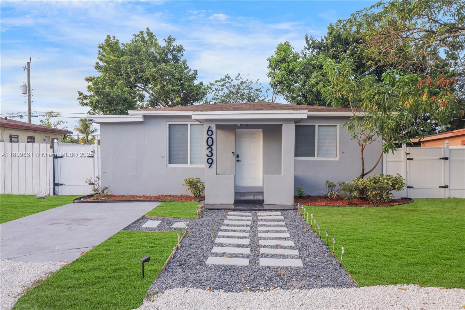 83dcefb7-5899 6039 SW 38th St, Miramar FL 33023 — #A11809631