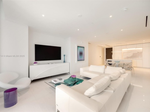300 Biscayne Blvd Way # 5205W, Miami FL 33131 — #A11809714