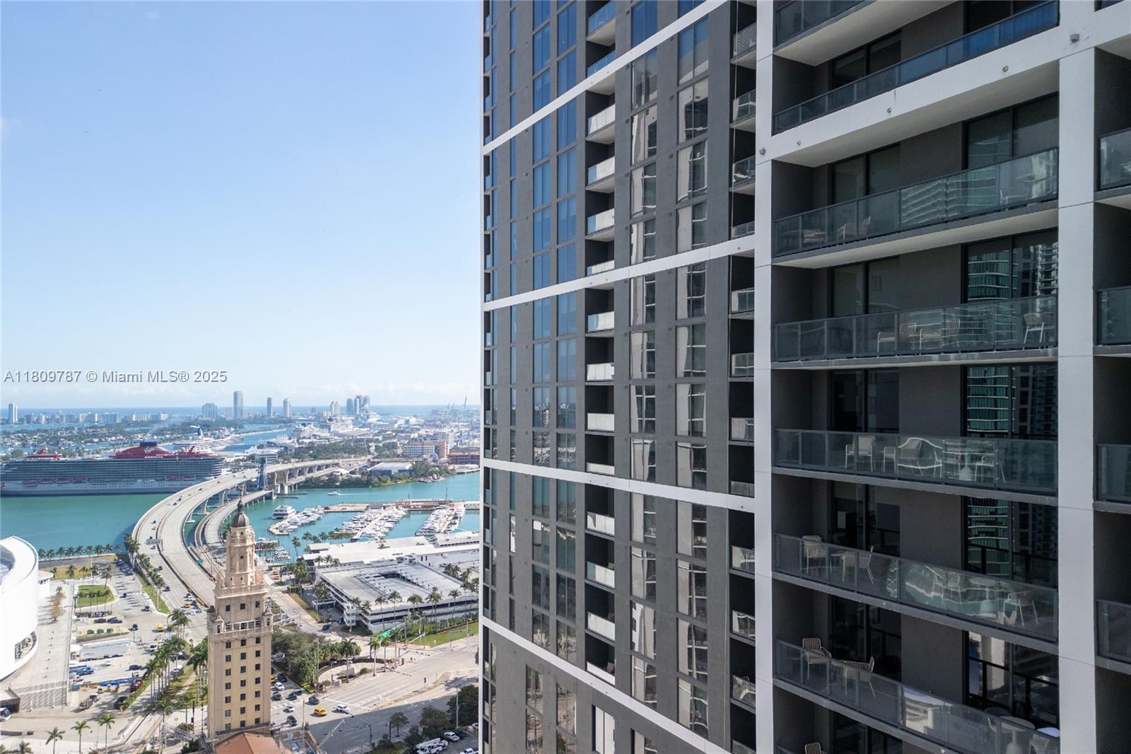 83dcefb7-5903 159 NE 6th St # 2901, Miami FL 33132 — #A11809787