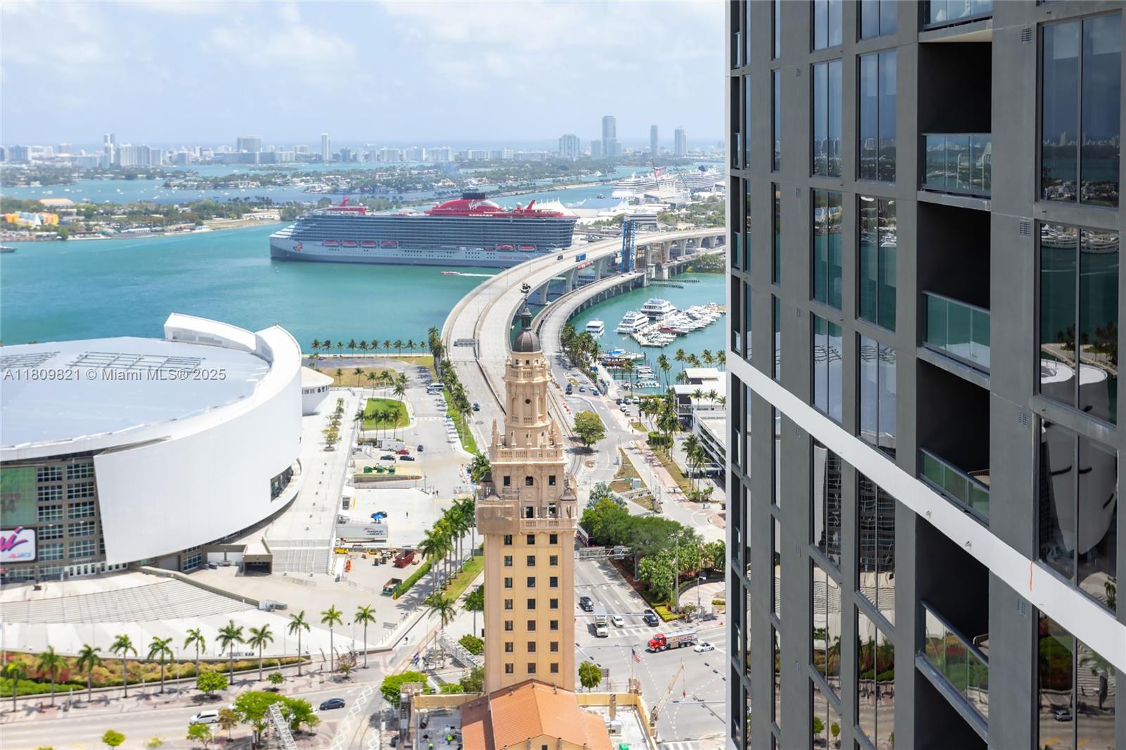 83dcefb7-5904 159 NE 6th St # 3001, Miami FL 33132 — #A11809821