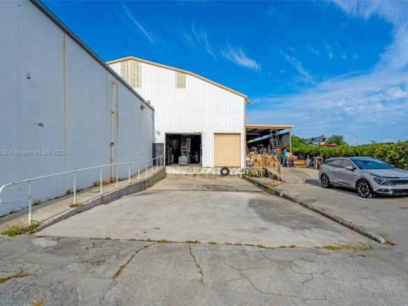 1226 NW 23rd Ave, Fort Lauderdale FL 33311 — #A11811326