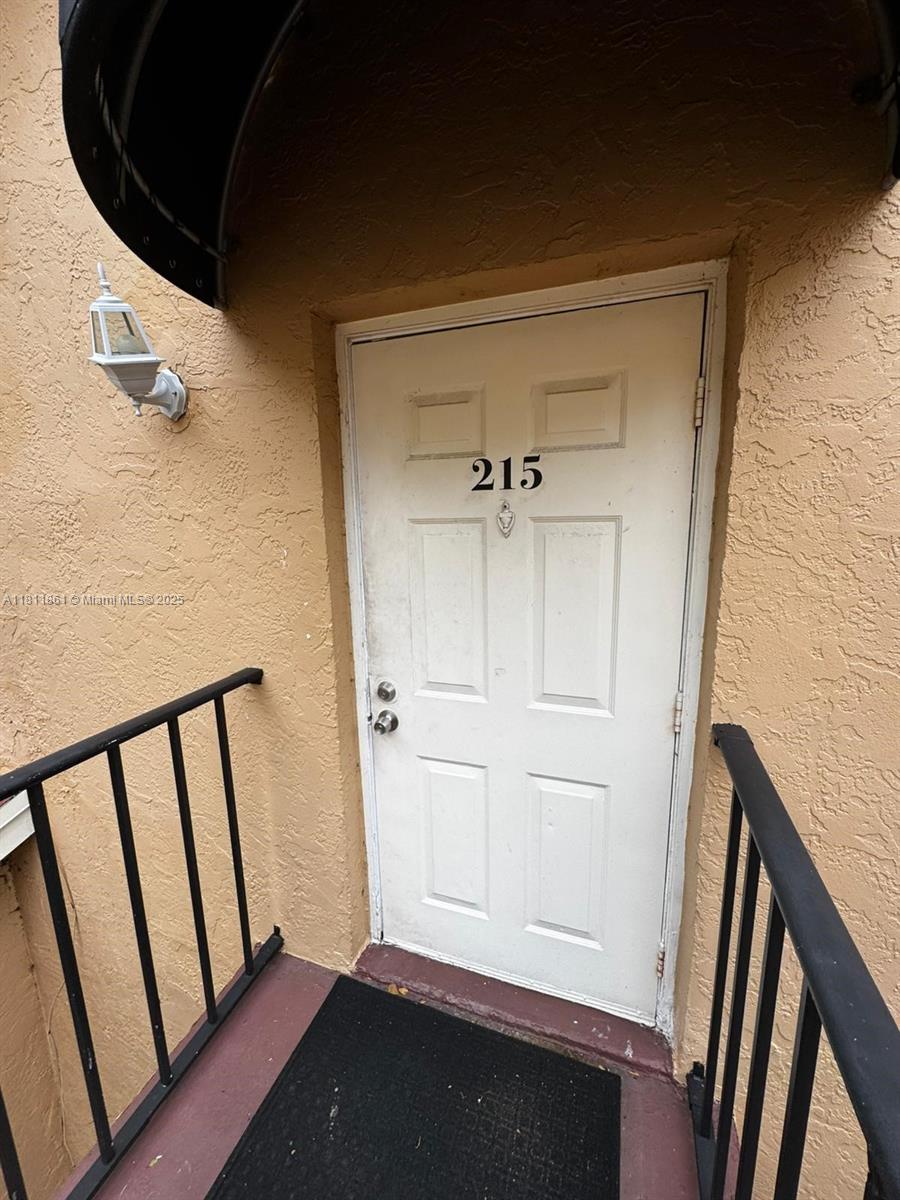 83dcefb7-5970 6023 10th Ave N # 215, Green Acres FL 33463 — #A11811861