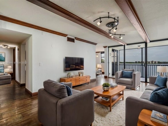 106 Lake Emerald Dr # 210, Oakland Park FL 33309 — #A11815072