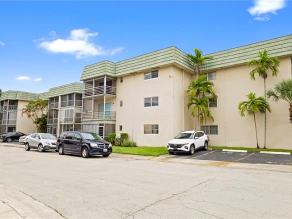 5790 Stirling # 212, Hollywood FL 33021 — #A11818686