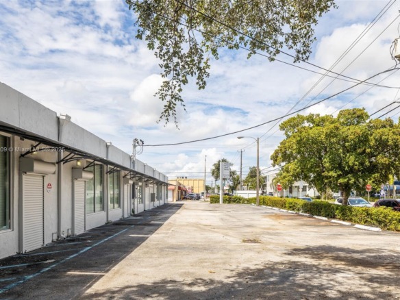 2090 NW 21st St, Miami FL 33142 — #A11845109