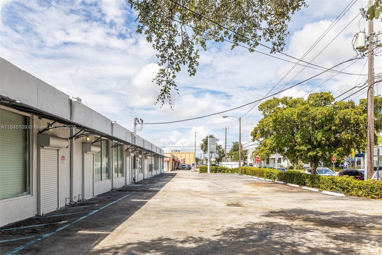 83dcefb7-611 2090 NW 21st St, Miami FL 33142 — #A11845109