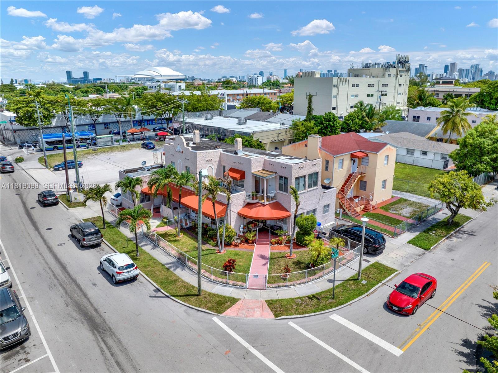 83dcefb7-6123 829 SW 19th Ave, Miami FL 33135 — #A11819098