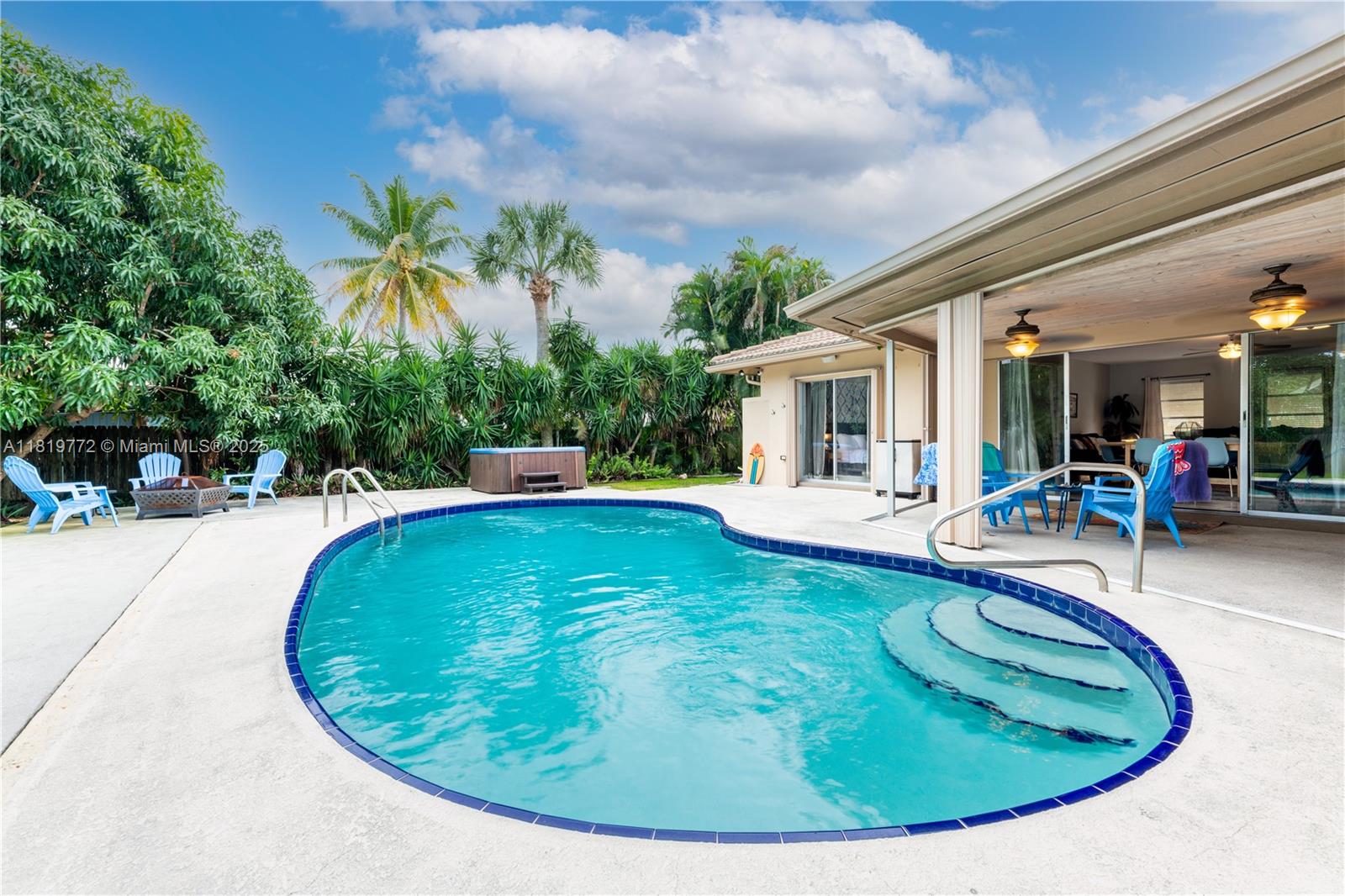 83dcefb7-6135 1122 S N St, Lake Worth FL 33460 — #A11819772