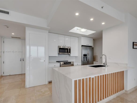 848 Brickell Key Dr # 1803, Miami FL 33131 — #A11819891
