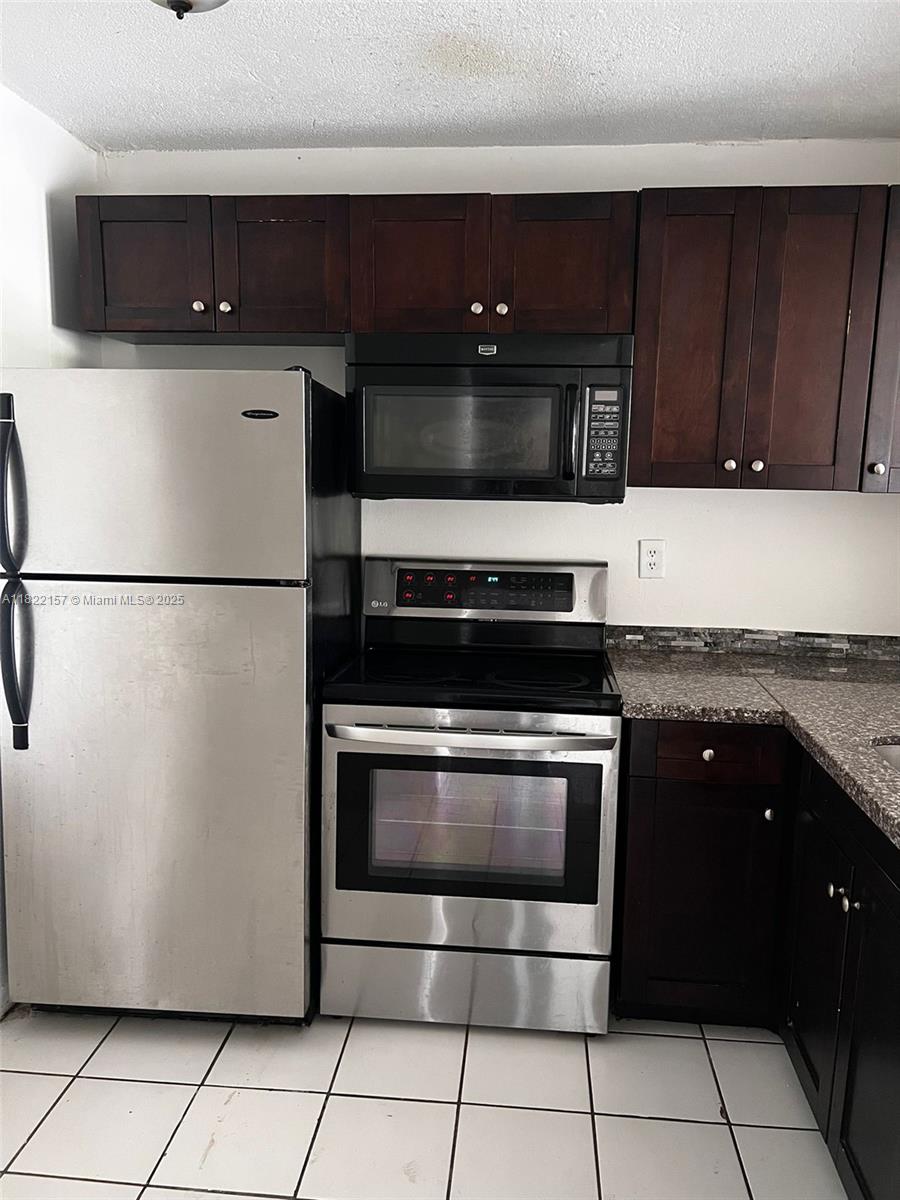83dcefb7-6197 498 NW 165th St Rd # D303, Miami FL 33169 — #A11822157