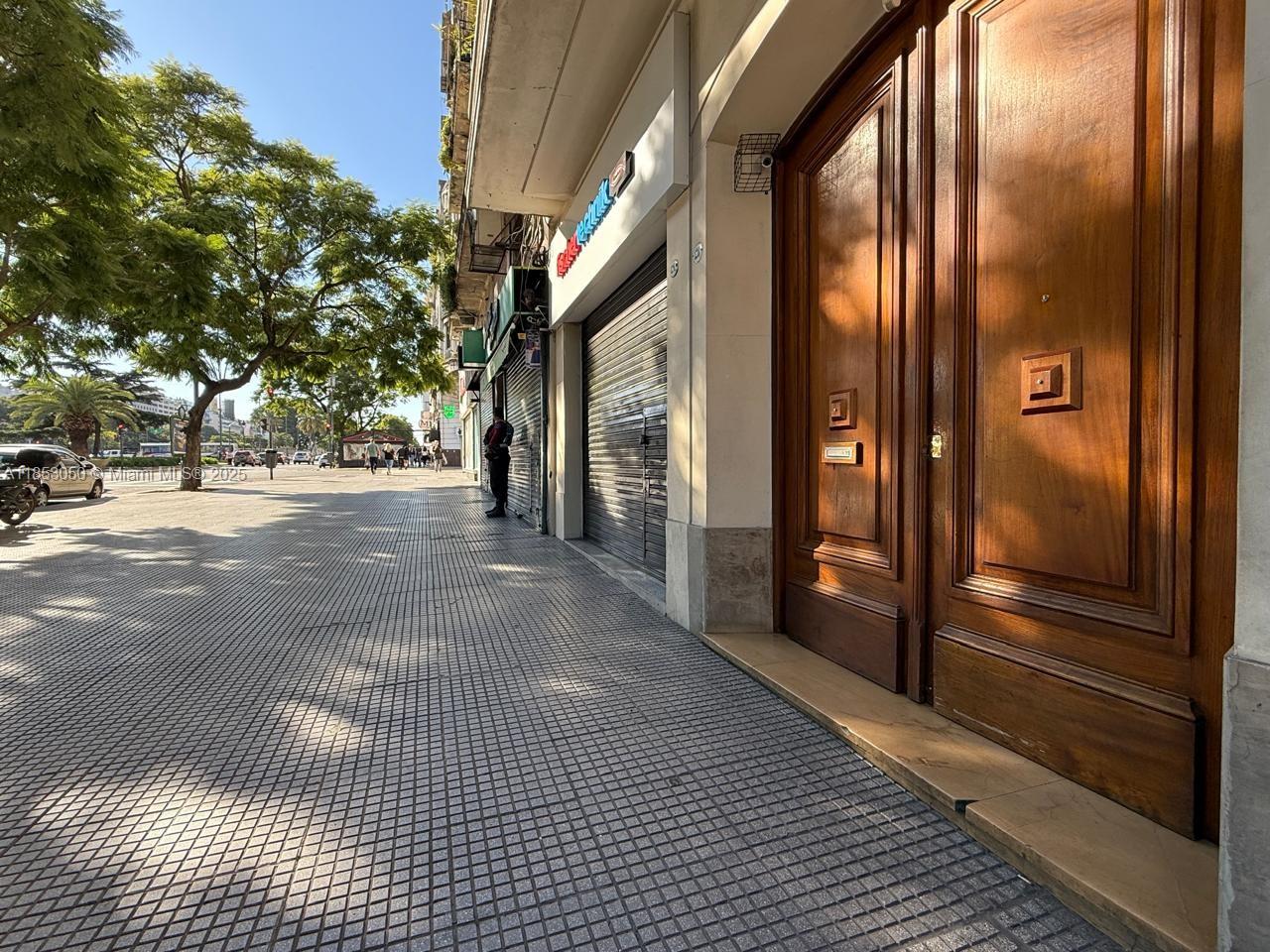 83dcefb7-620 128 Bernardo de Irigoyen Montserrat # 7, FL 128 — #A11853050