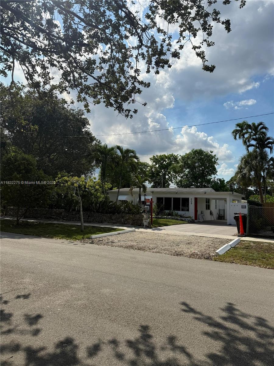 83dcefb7-6202 205 SW 21st Way, Fort Lauderdale FL 33312 — #A11822275