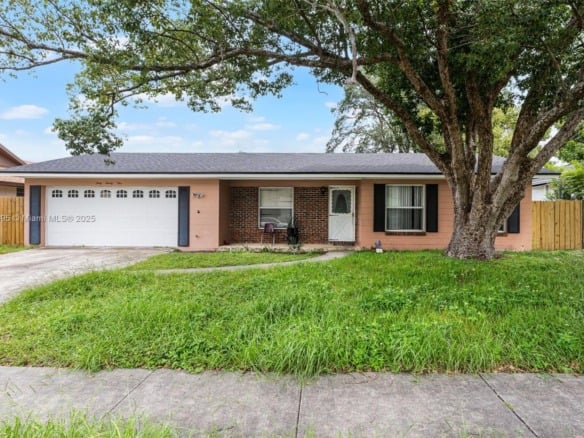 6021 Wedgewood Circle, Orlando FL 32808 — #A11823395