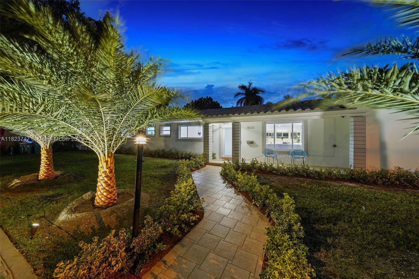 83dcefb7-6240 11530 NE 7th Ave, Biscayne Park FL 33161 — #A11823747