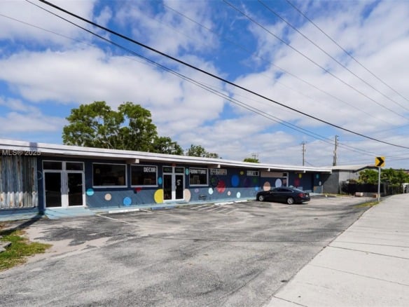 4231 N Dixie Hwy, Oakland Park FL 33334 — #A11825325