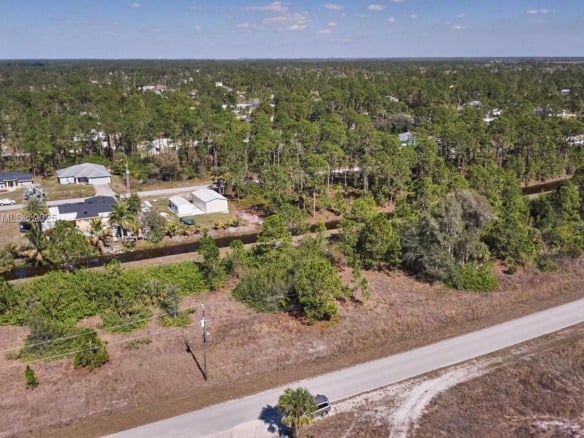 1025 E WINTERS STREET, Lehigh Acres FL 33974 — #A11825886