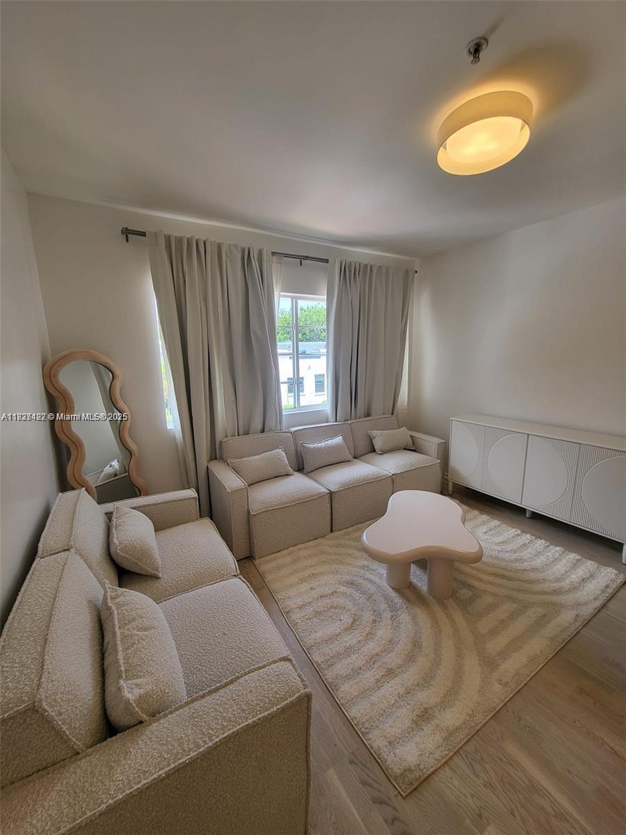 83dcefb7-6327 810 7th St # 206, Miami Beach FL 33139 — #A11827422