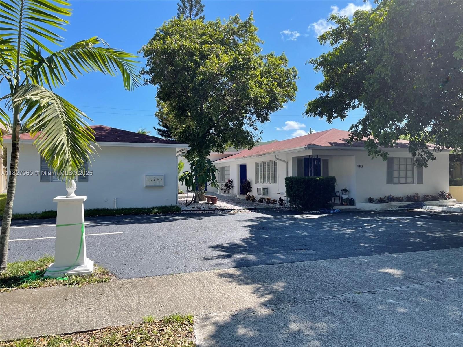 83dcefb7-6342 1842 Madison St, Hollywood FL 33020 — #A11827960