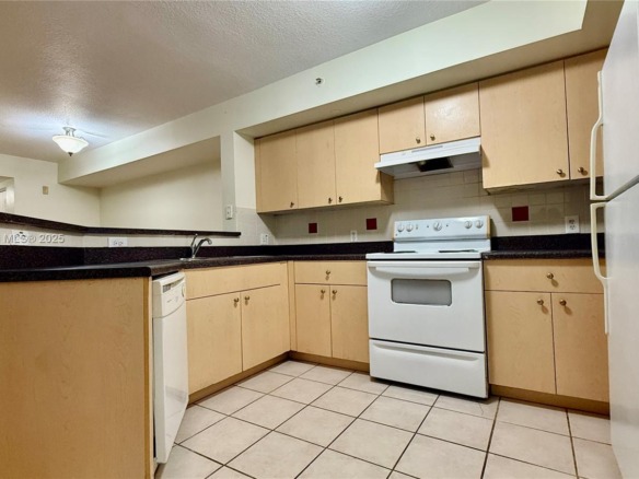 4021 San Marino Blvd # 102, West Palm Beach FL 33409 — #A11829055