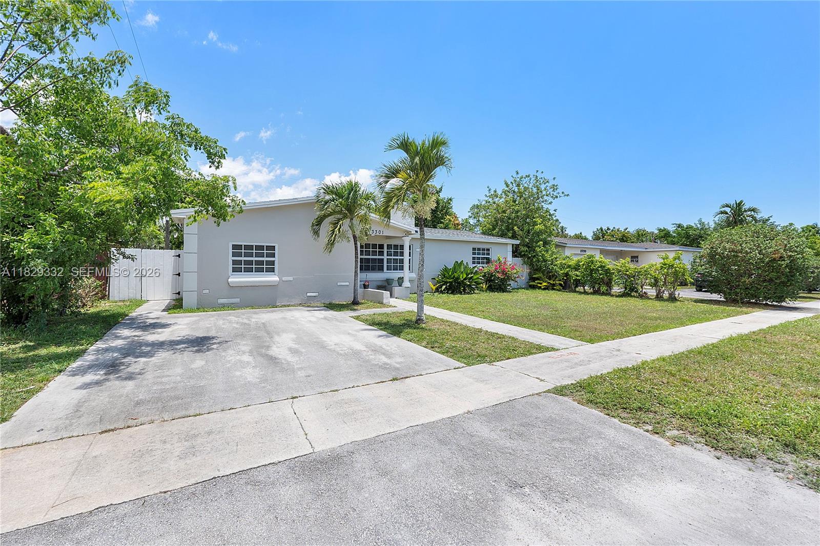 83dcefb7-6381 3301 NW 42nd St, Lauderdale Lakes FL 33309 — #A11829332