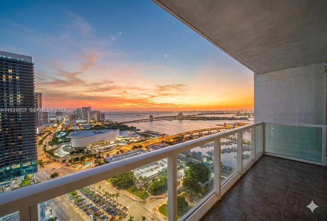 83dcefb7-6399 244 Biscayne Blvd # 3704, Miami FL 33132 — #A11829827