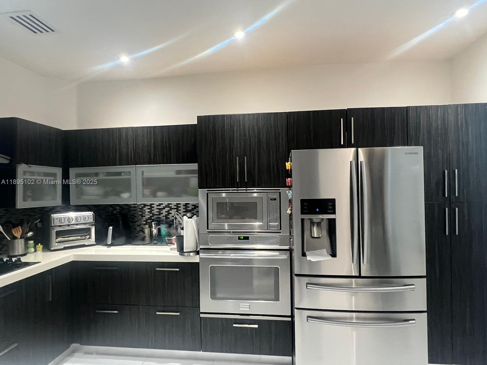 83dcefb7-642 11281 NW 84th St, Doral FL 33178 — #A11895102