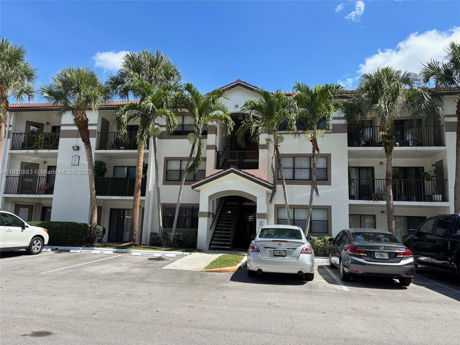 83dcefb7-6435 620 S Park Rd # 2, Hollywood FL 33021 — #A11830983