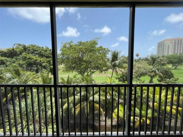 20335 W Country Club Dr # 304, Aventura FL 33180 — #A11831087