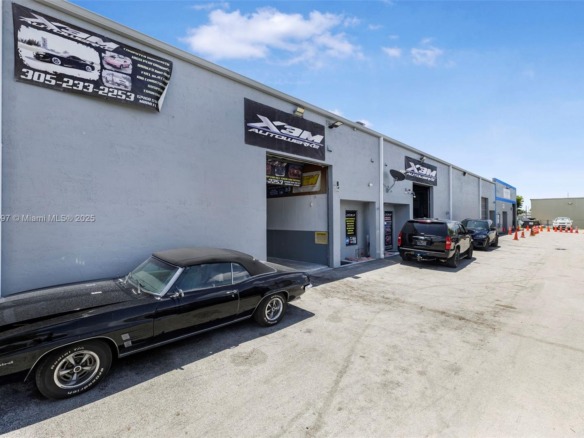 Mechanic Shop For Sale Near Tamiami Airport, Kendall FL 33186 — #A11832597