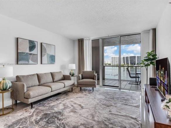 18100 N Bay Rd # 709, Sunny Isles Beach FL 33160 — #A11834660