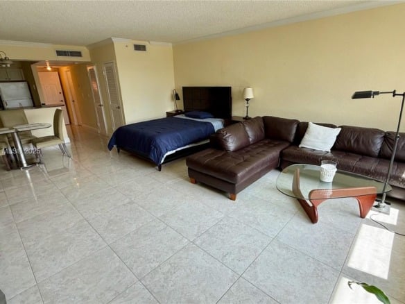 2501 S Ocean Dr # 427, Hollywood FL 33019 — #A11835924
