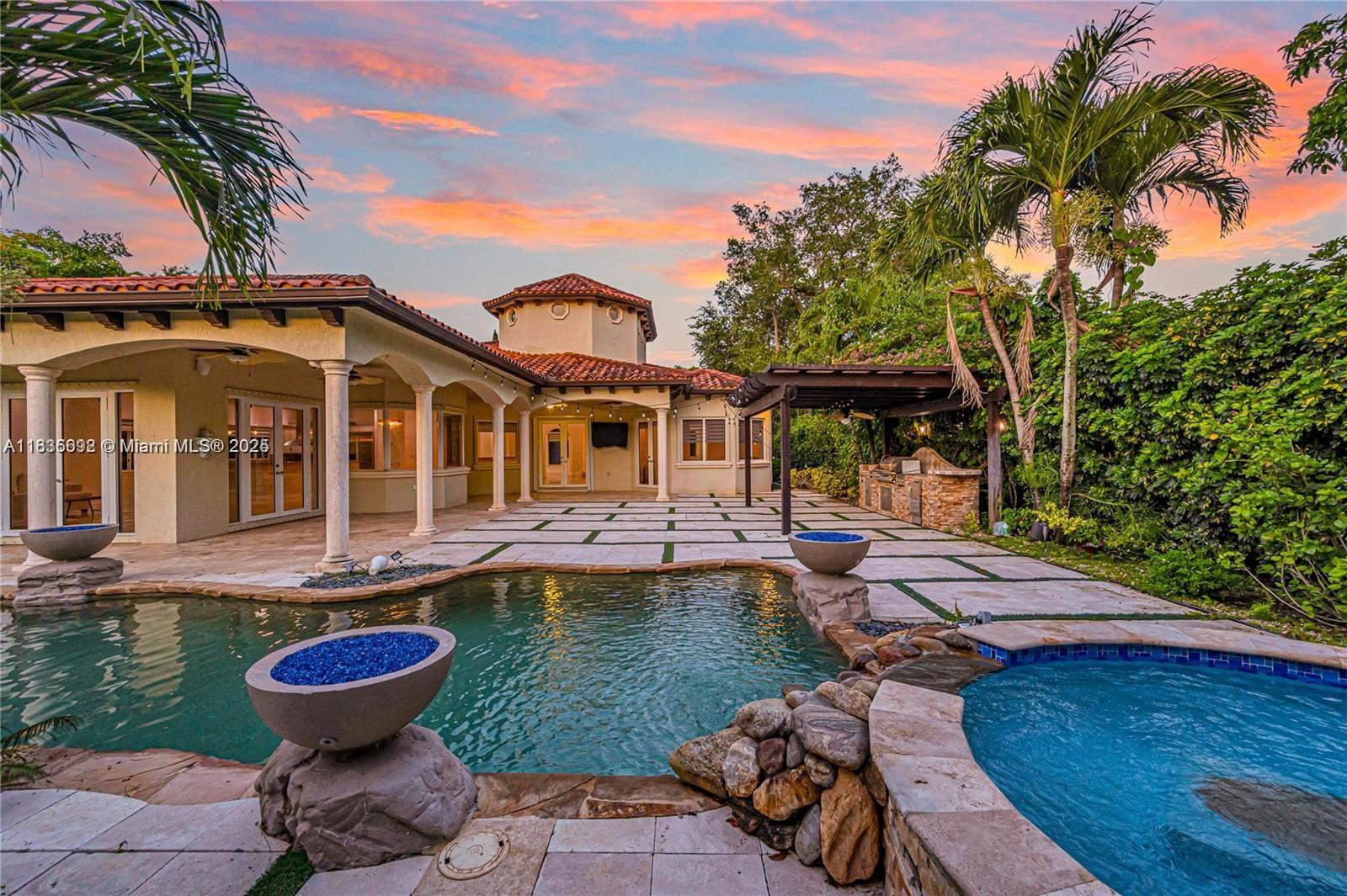 83dcefb7-6600 13400 SW 83rd Ave, Pinecrest FL 33156 — #A11836692