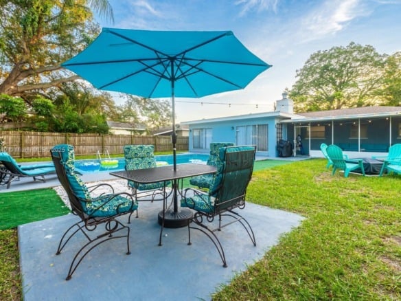 809 E Glen oak, Clearwater FL 33759 — #A11837249