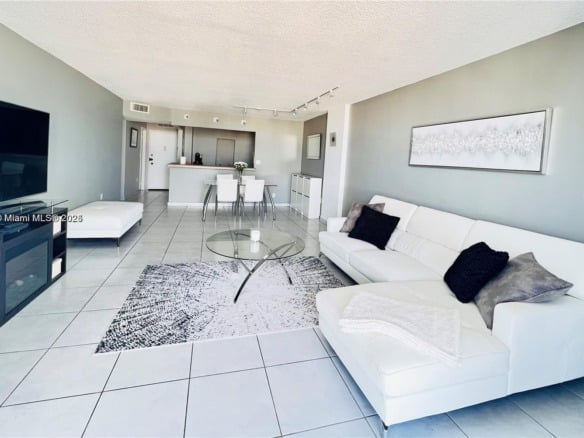 2780 NE 183rd St # 2015, Aventura FL 33160 — #A11837755