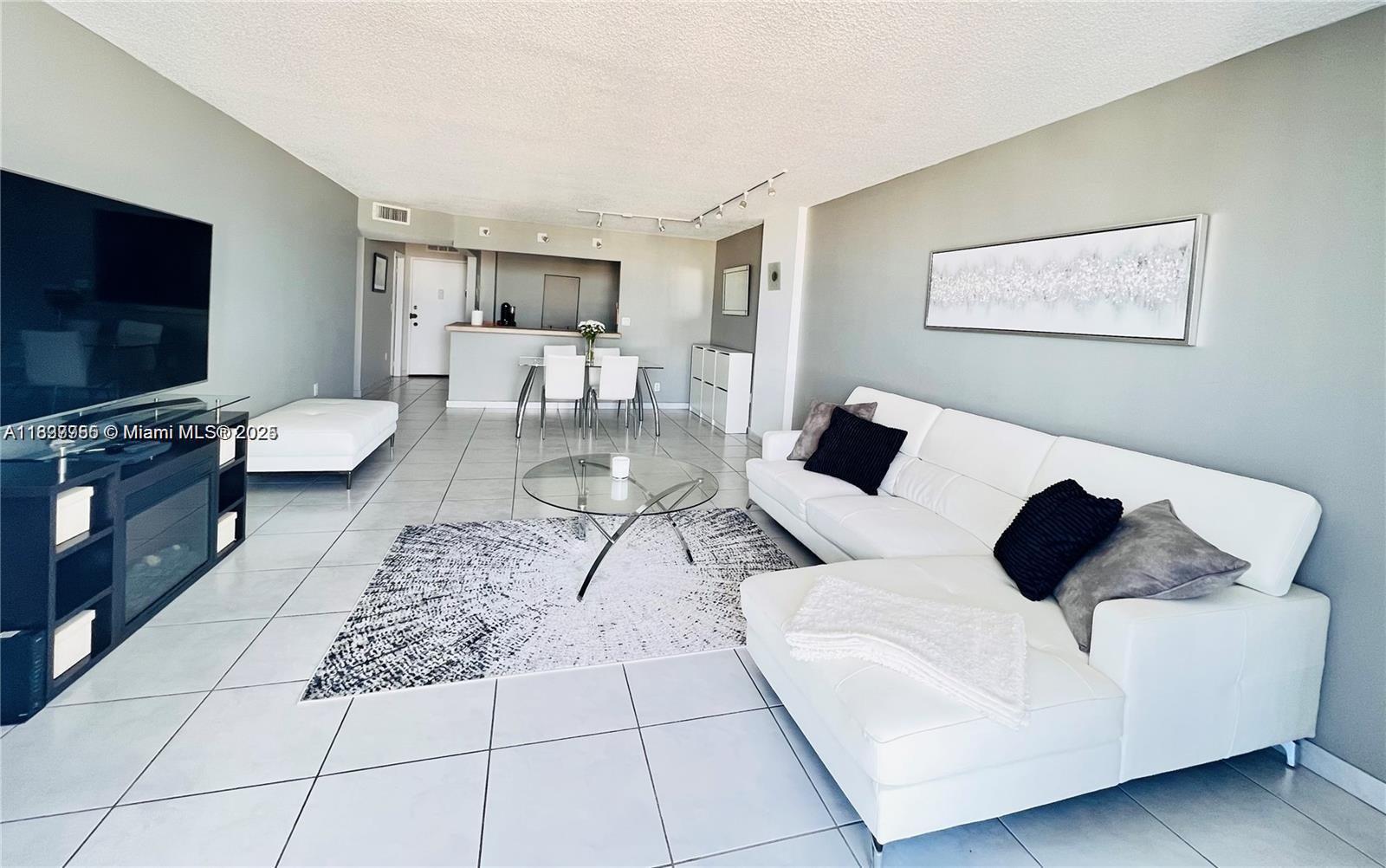 2780 NE 183rd St # 2015, Aventura FL 33160 — #A11837755