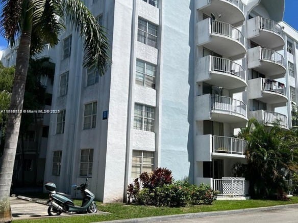 498 NW 165th St Rd # 407, Miami FL 33169 — #A11838732