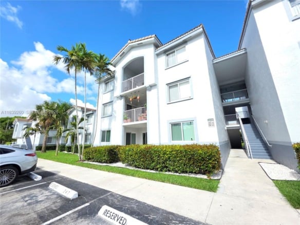 2620 S University Dr # 111, Davie FL 33328 — #A11839260
