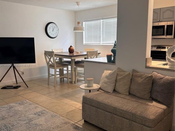 1100 NE 1st Ct # 103, Hallandale Beach FL 33009 — #A11839591
