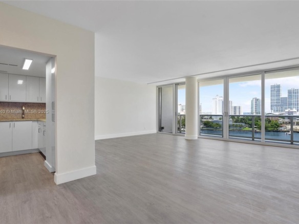 900 Bay Dr, Miami Beach FL 33141 — #A11839863