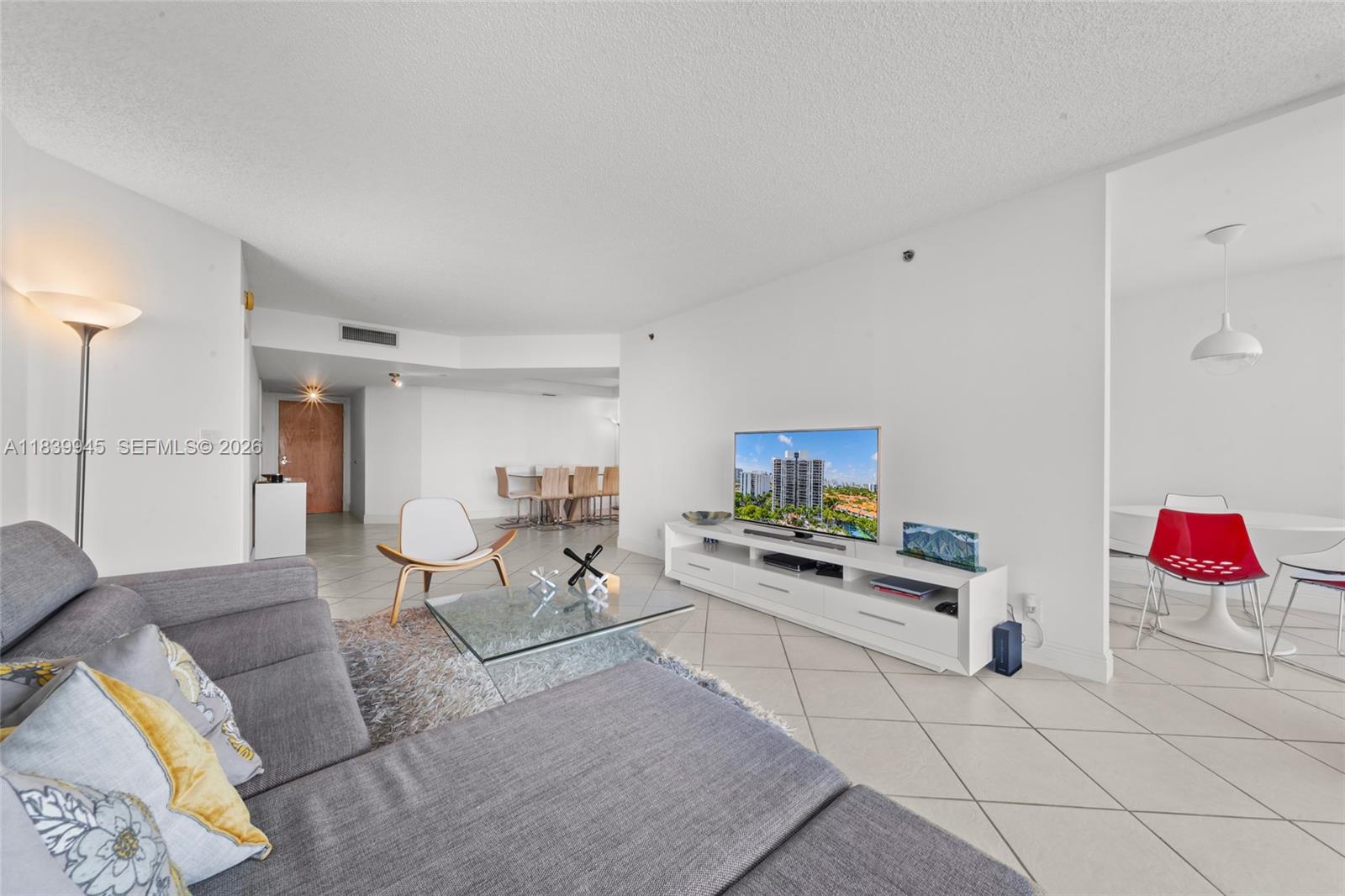 83dcefb7-6702 3598 Yacht Club Dr, Aventura FL 33180 — #A11839945