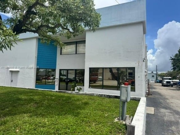 5300 NW 12th Ave # 12, Fort Lauderdale FL 33309 — #A11839999
