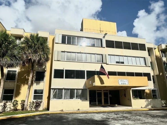 6911 SW 147th Ave # 3C, Miami FL 33193 — #A11840260