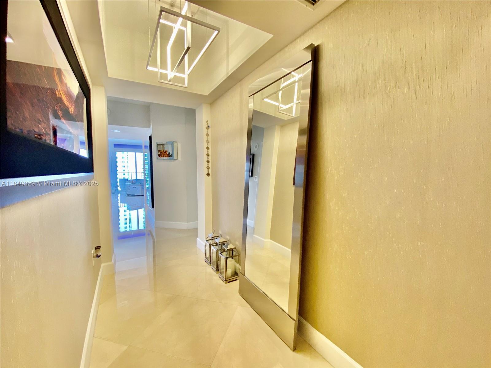 83dcefb7-6715 19900 E Country Club Dr # 1220, Aventura FL 33180 — #A11840329