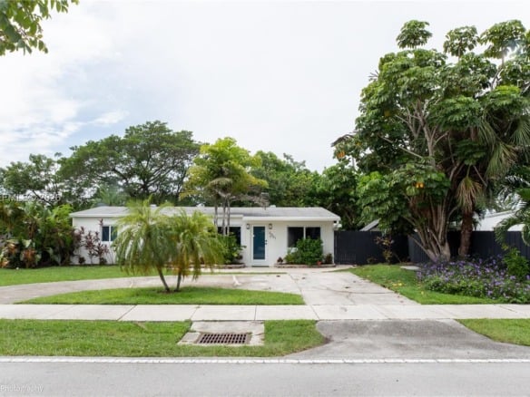 5901 NE 4th Ave # 1, Oakland Park FL 33334 — #A11840706