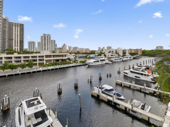 19925 NE 39th PL Boat Slip #17, Aventura FL 33180 — #A11841783