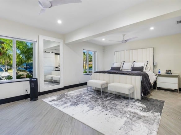 517 S Riverside Dr, Pompano Beach FL 33062 — #A11841793