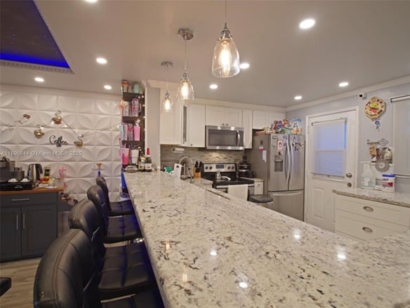 420 NE 12th Ave # 401, Hallandale Beach FL 33009 — #A11896844