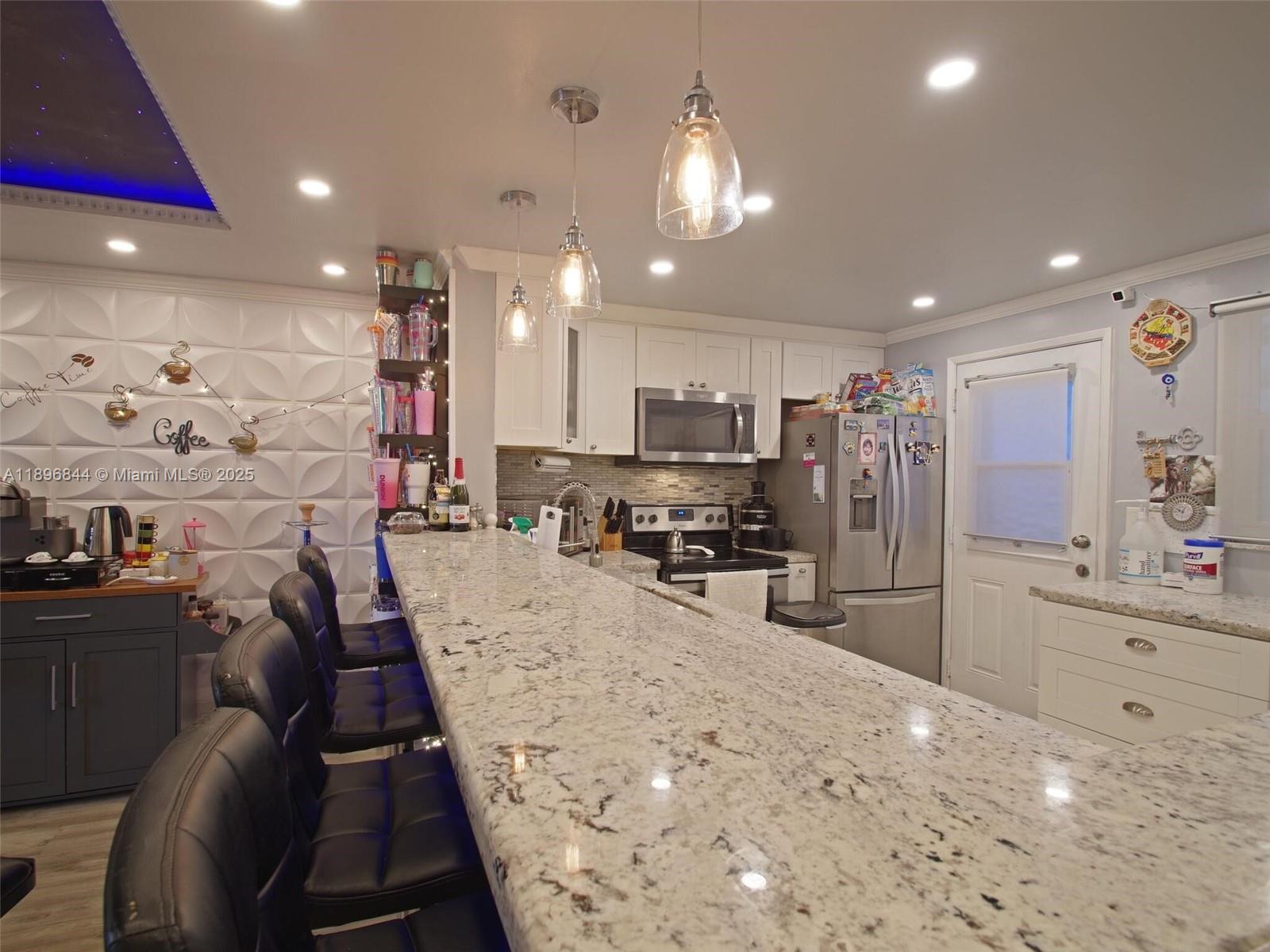 83dcefb7-679 420 NE 12th Ave # 401, Hallandale Beach FL 33009 — #A11896844